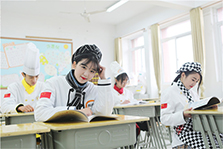 初中生學(xué)技術(shù)去什么學(xué)校好？