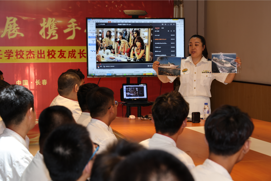 企業(yè)集中宣講 走向職場(chǎng)殿堂